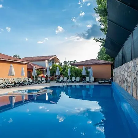 Ozlem Garden فندق