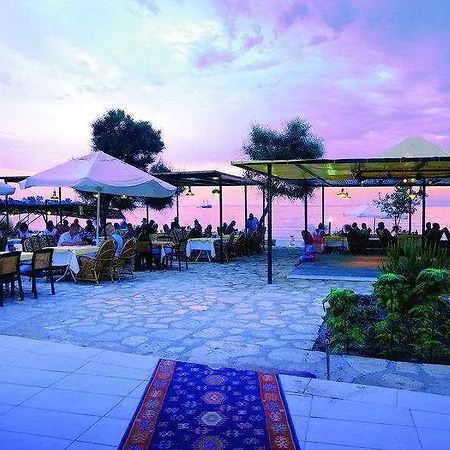 Ozlem Garden 3*