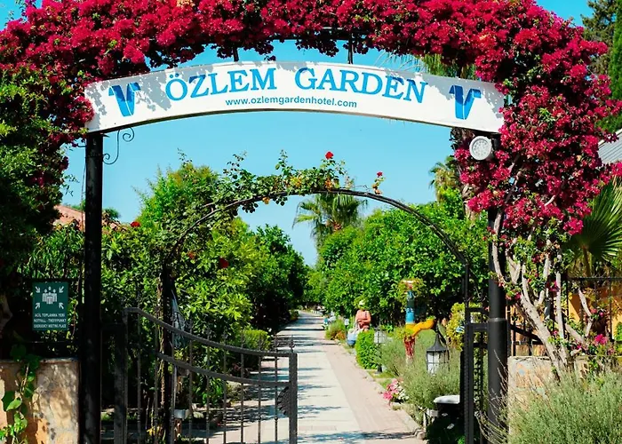 Отель Ozlem Garden 3*